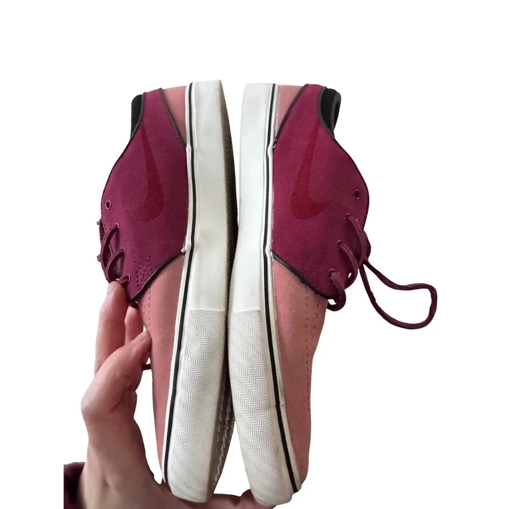 Nike SB Zoom EU 42 US 10.5/11 Low Top Burgundy Pink Suede Skater Sneaker Shoes